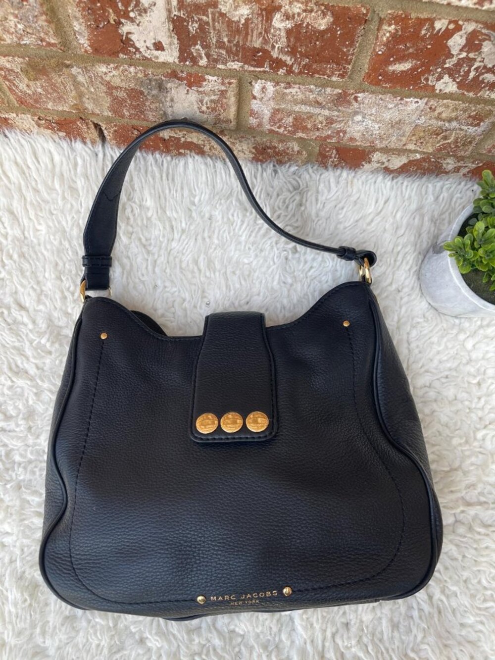 Marc Jacobs black leather shoulder purse